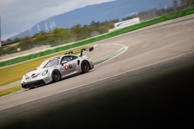 Porsche in der Kurve auf dem Hockenheimring